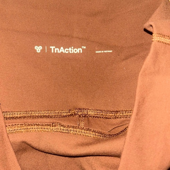 TnAction
TnaSLICK™ Rib Atmosphere Hi-Rise Legging - Picture 3 of 6